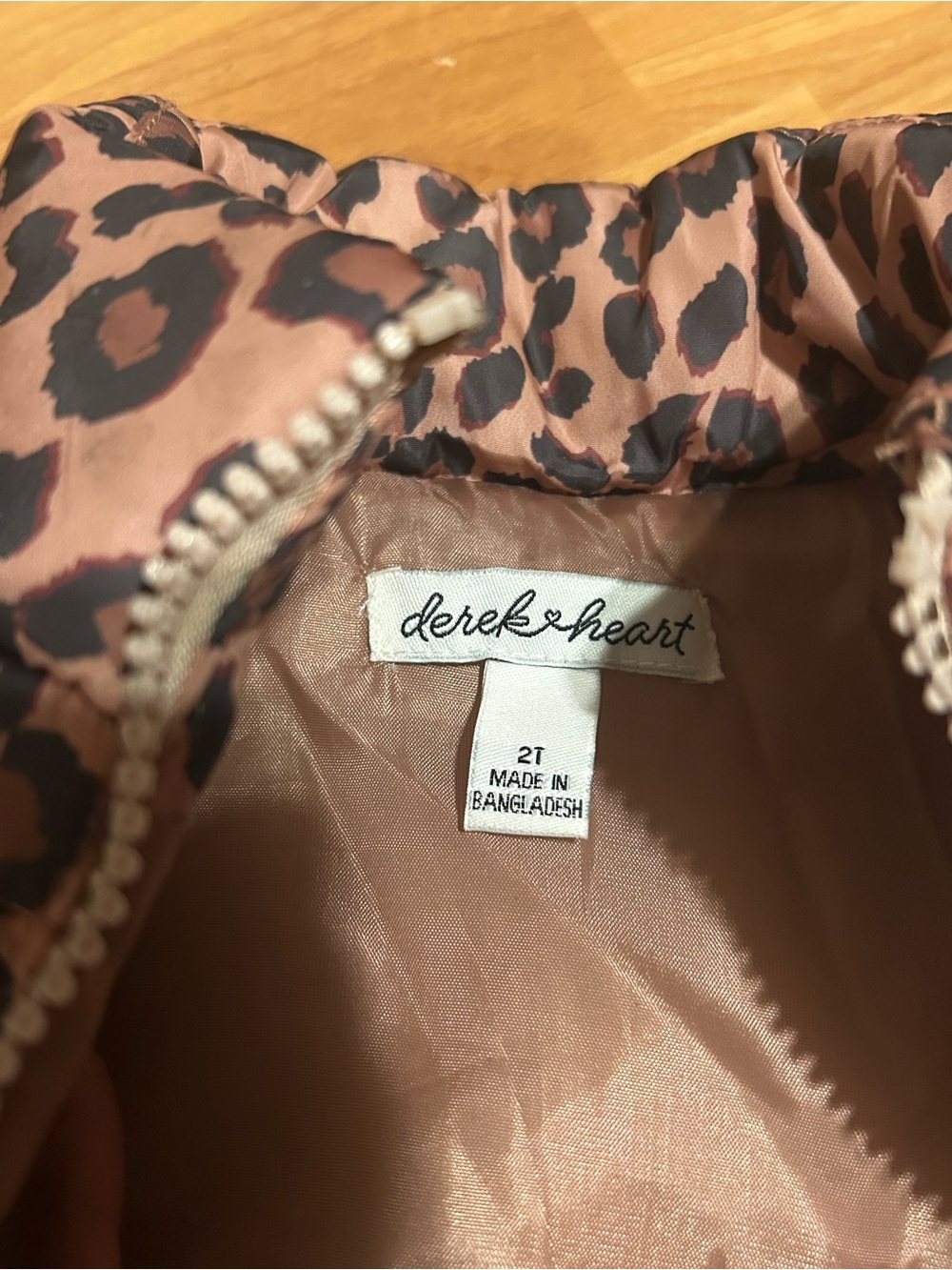 Derek Heart LIKE NEW Toddler Leopard Print Puffer Vest Size 2T - Picture 2 of 5
